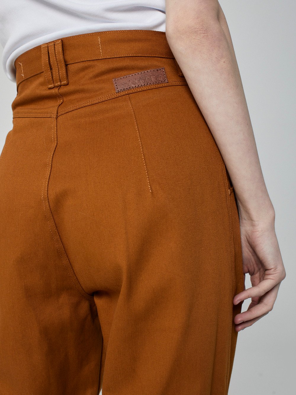 Calça Pregas Ocre - Imagem 4