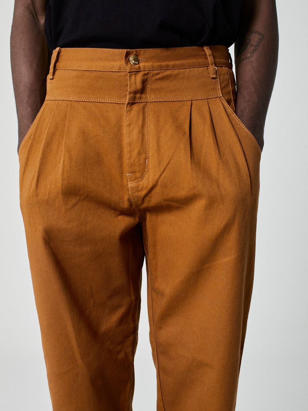 Calça Pregas Ocre - Imagem 3