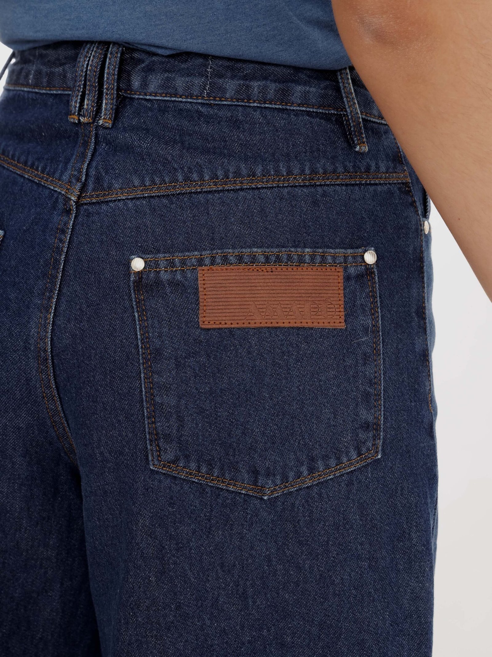 Calça Super Wide Leg Barra Desfeita Jeans Azul Índigo - Imagem 4